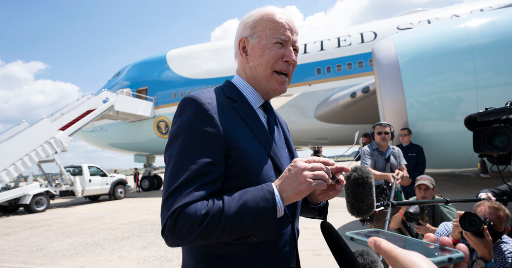 El presupuesto de Biden ve baja inflación, aumento de la deuda y lento crecimiento económico