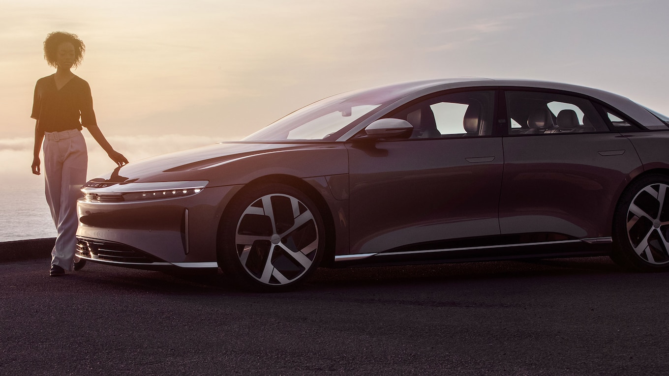 Lucid Motors Trolls Tesla con un anuncio después del monólogo SNL de Elon Musk