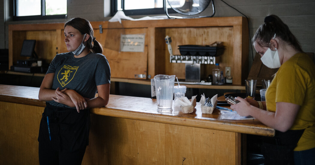 Plan para reducir la distribución de los beneficios por desempleo a 16 estados