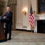 Prepárese para las crisis financieras causadas por el cambio climático, dice Biden a las autoridades