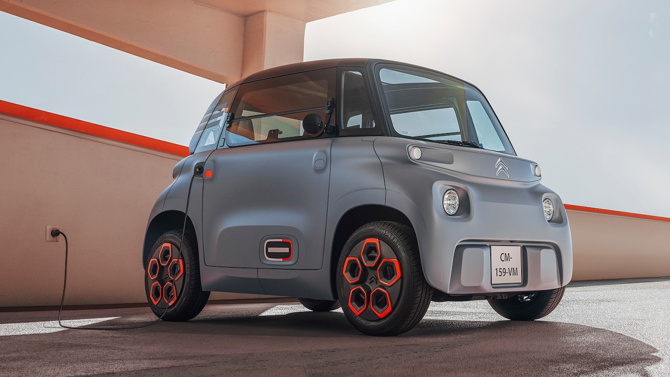 ¿Cómo suena un coche de alquiler francés de 8 CV?