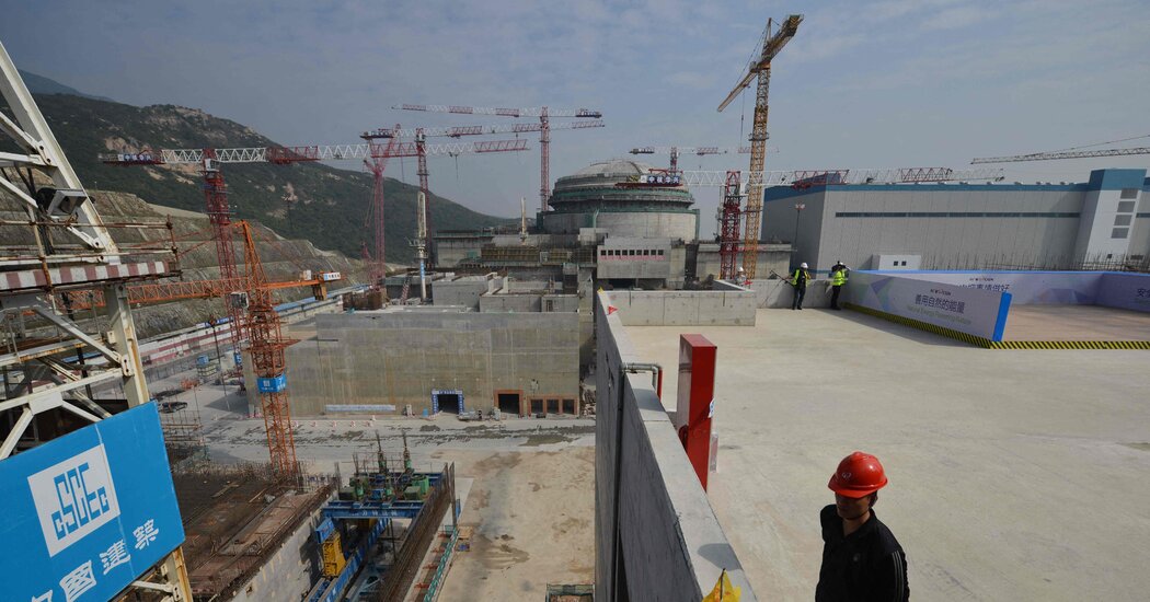 China niega fuga de radiación en un reactor pero admite daños en las barras de combustible