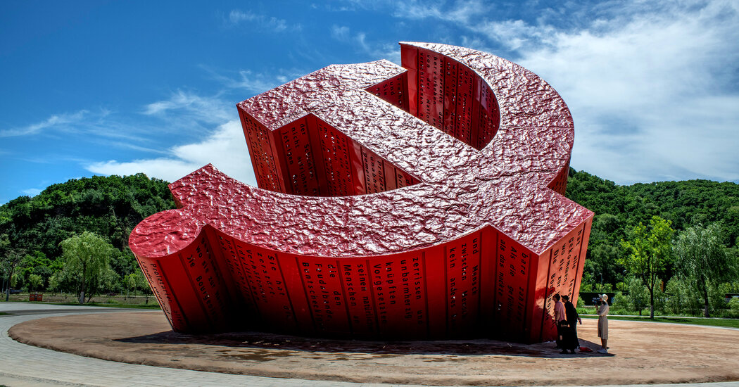 El 'turismo rojo' florece en China antes del centenario de la fiesta