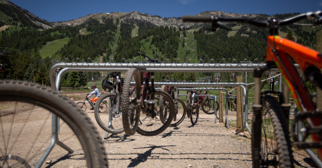 Es verano en las ciudades de esquí, 2.0