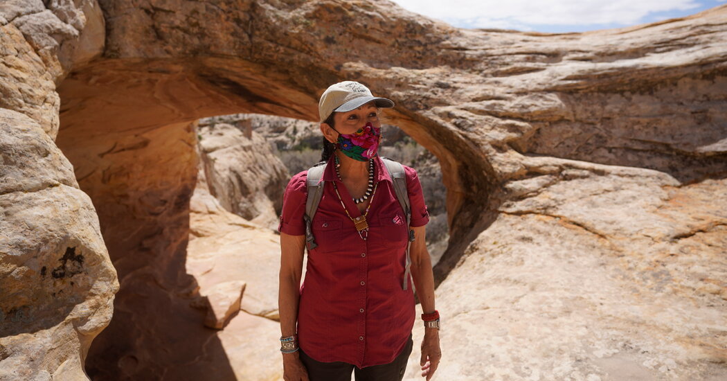 Haaland quiere restaurar las salvaguardias ambientales para tres monumentos nacionales