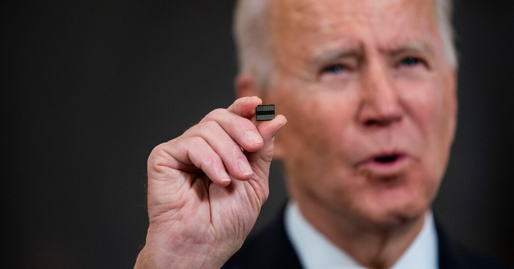 La administración de Biden toma medidas para solucionar los cuellos de botella de la cadena de suministro