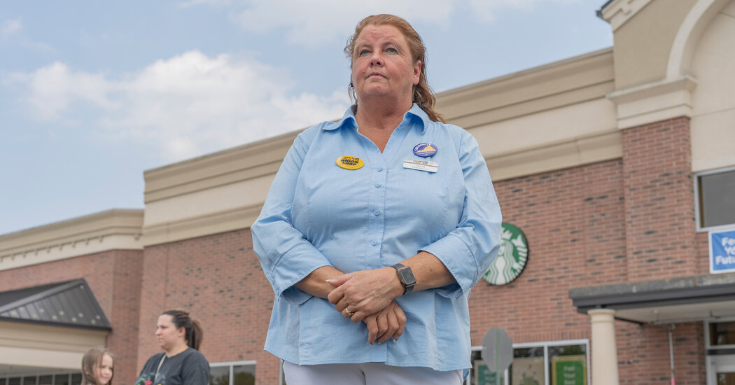 Para muchos trabajadores, cambiar la política de mascarillas es una pesadilla