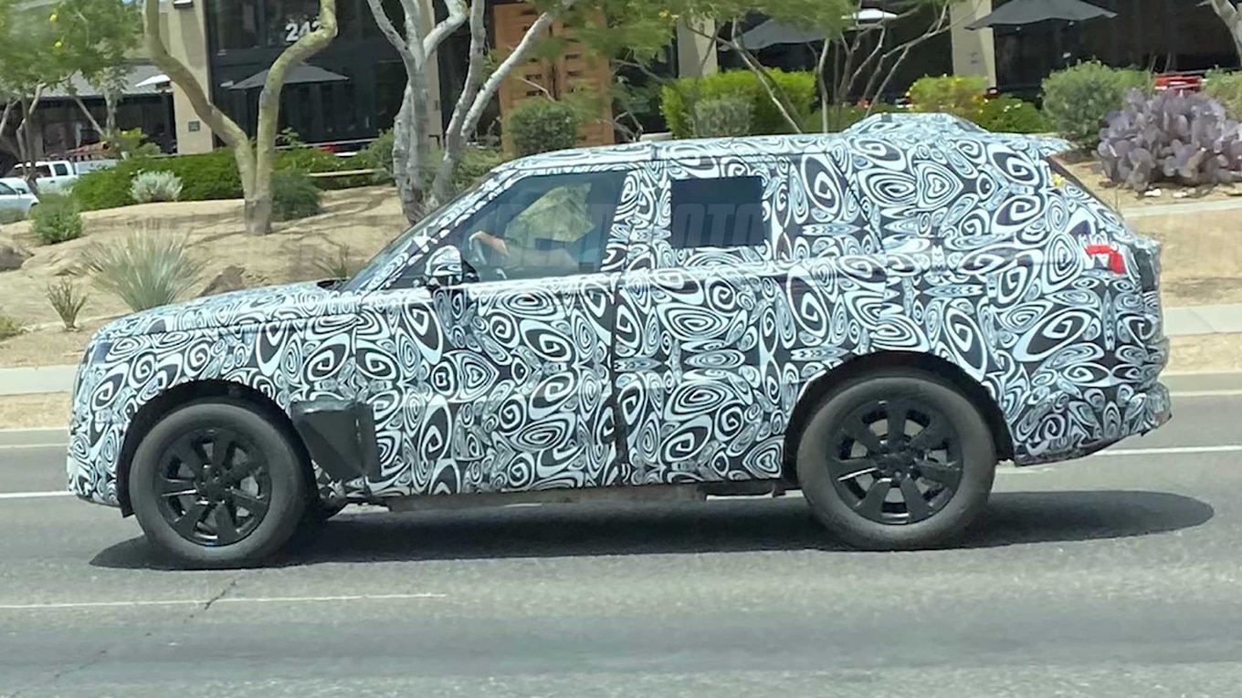 Range Rover Sport de última generación espiado en forma eléctrica