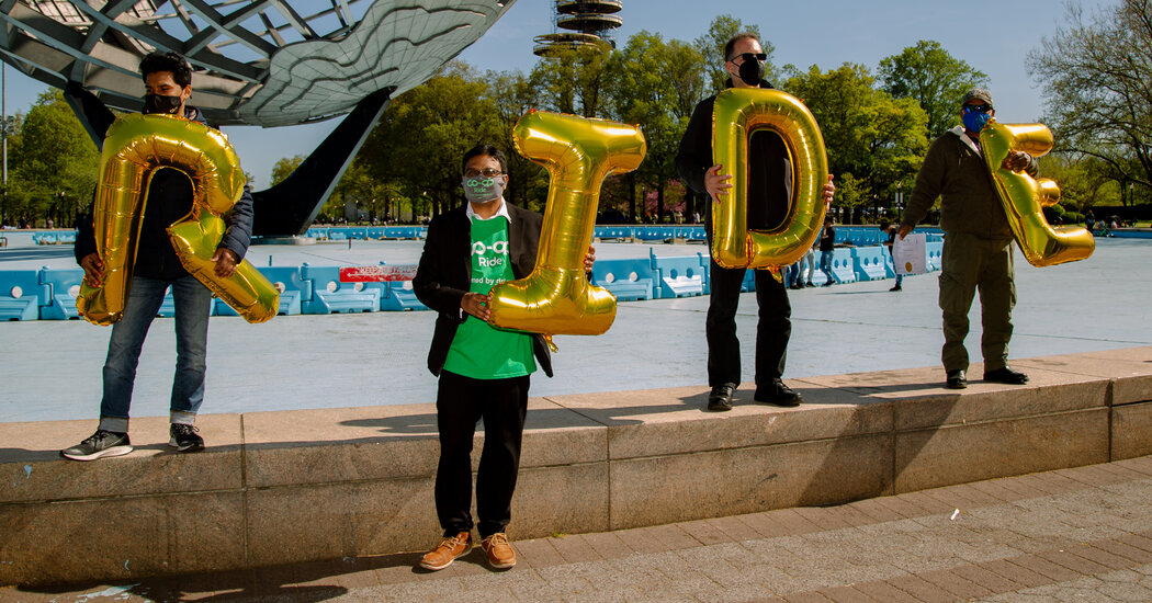 Una cooperativa propiedad de los trabajadores intenta competir con Uber y Lyft