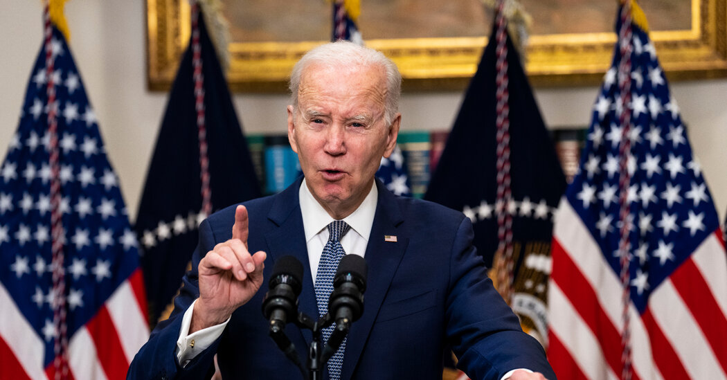 Biden pide al Congreso nuevas herramientas para apuntar a ejecutivos bancarios en bancarrota