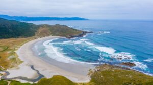 Descubre las mejores playas para hacer surf en La Coruña