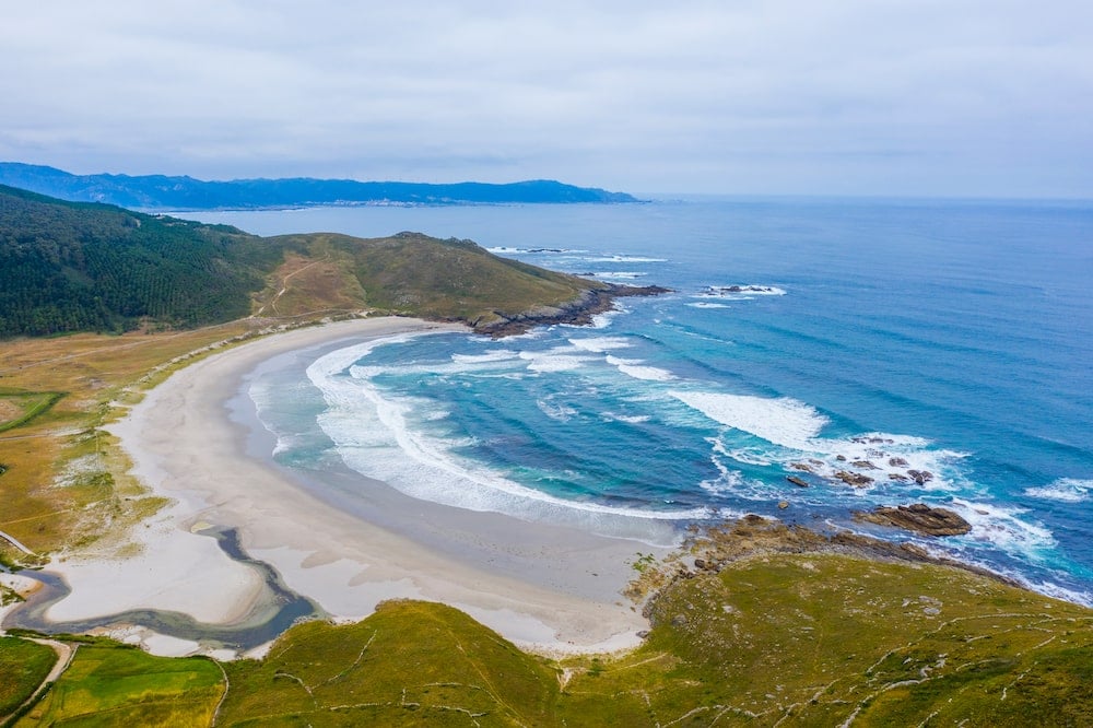 Descubre las mejores playas para hacer surf en La Coruña