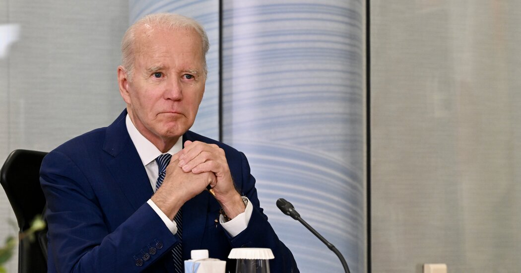 Biden y McCarthy se preparan para reanudar las conversaciones sobre el techo de la deuda el lunes