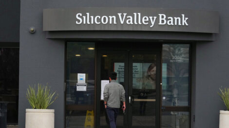 La Fed critica su propia supervisión del banco de Silicon Valley en la autopsia