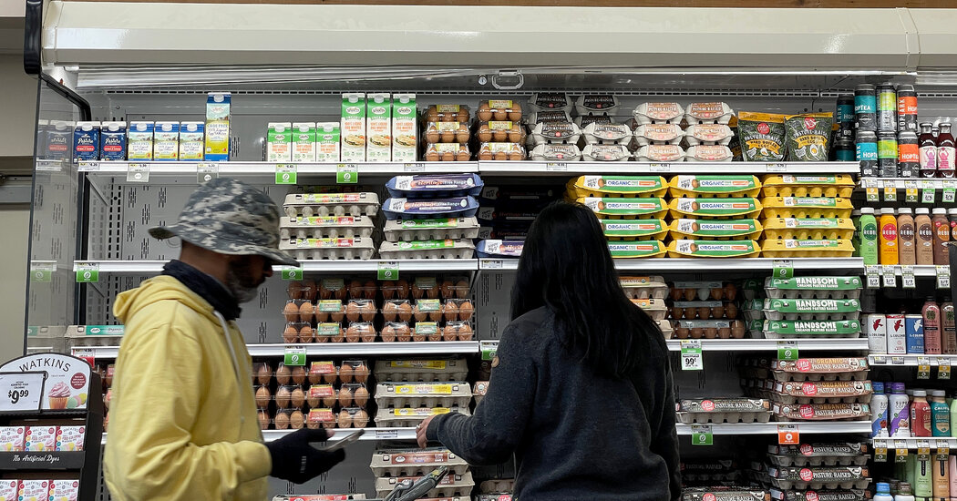 La inflación ha disminuido, pero los economistas siguen preocupados