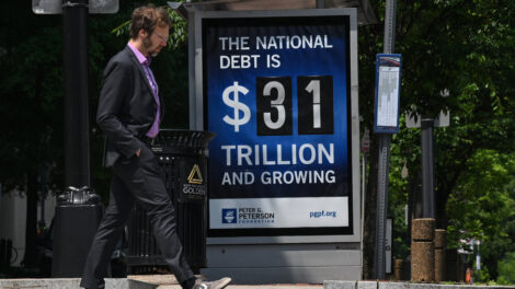 ¿Por qué los recortes de gastos del límite de la deuda probablemente no sacudirán la economía?