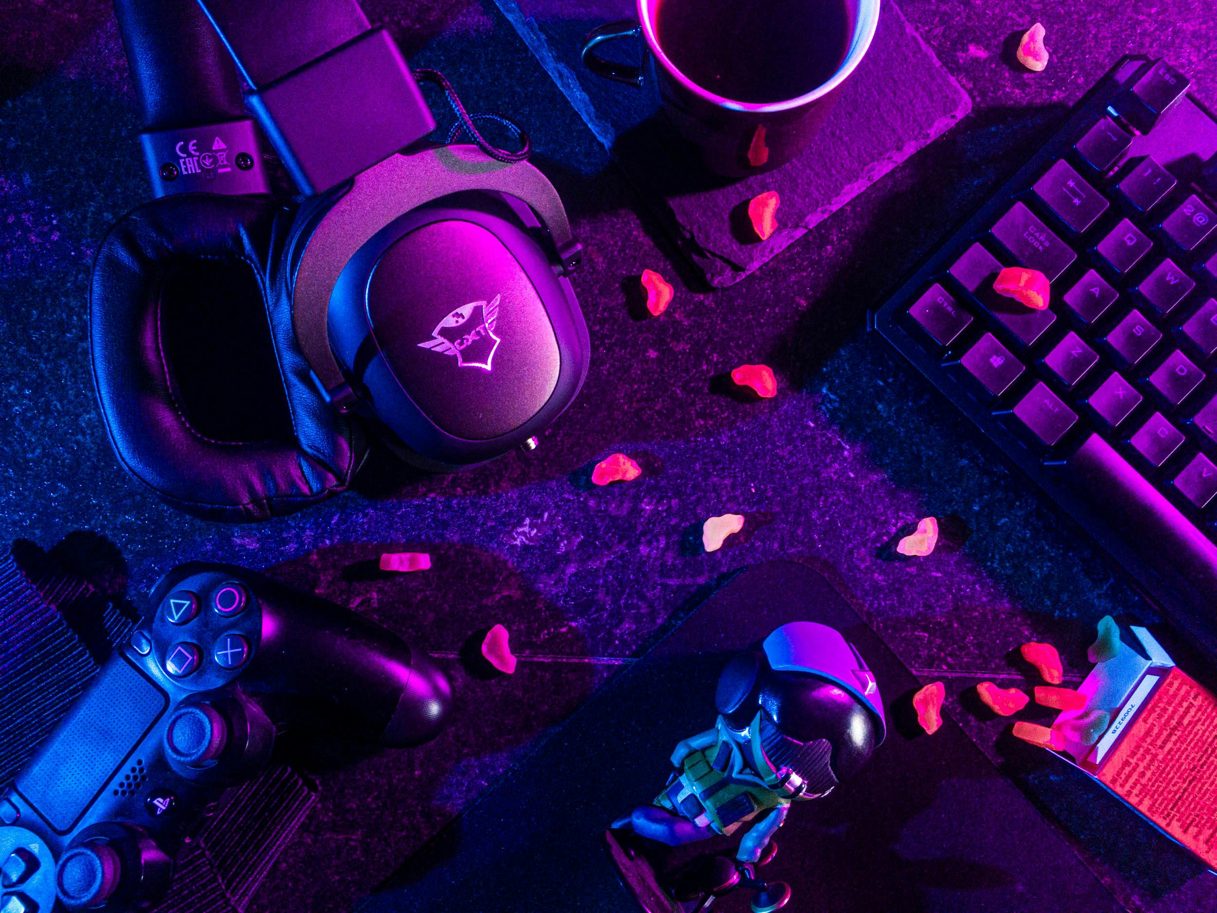 Colección de videojuegos indie en pantalla con gráficos coloridos