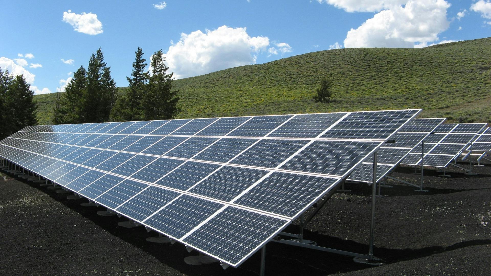 Inversor solar y sistema de autoconsumo fotovoltaico en el hogar