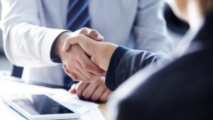 ¿Cómo debe ser la mejor asesoría para la compra y venta de empresas?